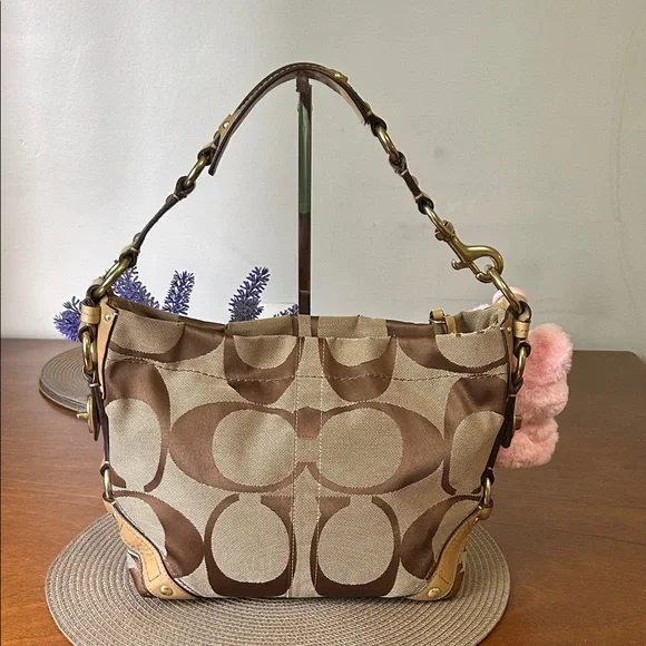 Coach Vintage Brown and Tan Shoulder Bag - Picture 4 of 12